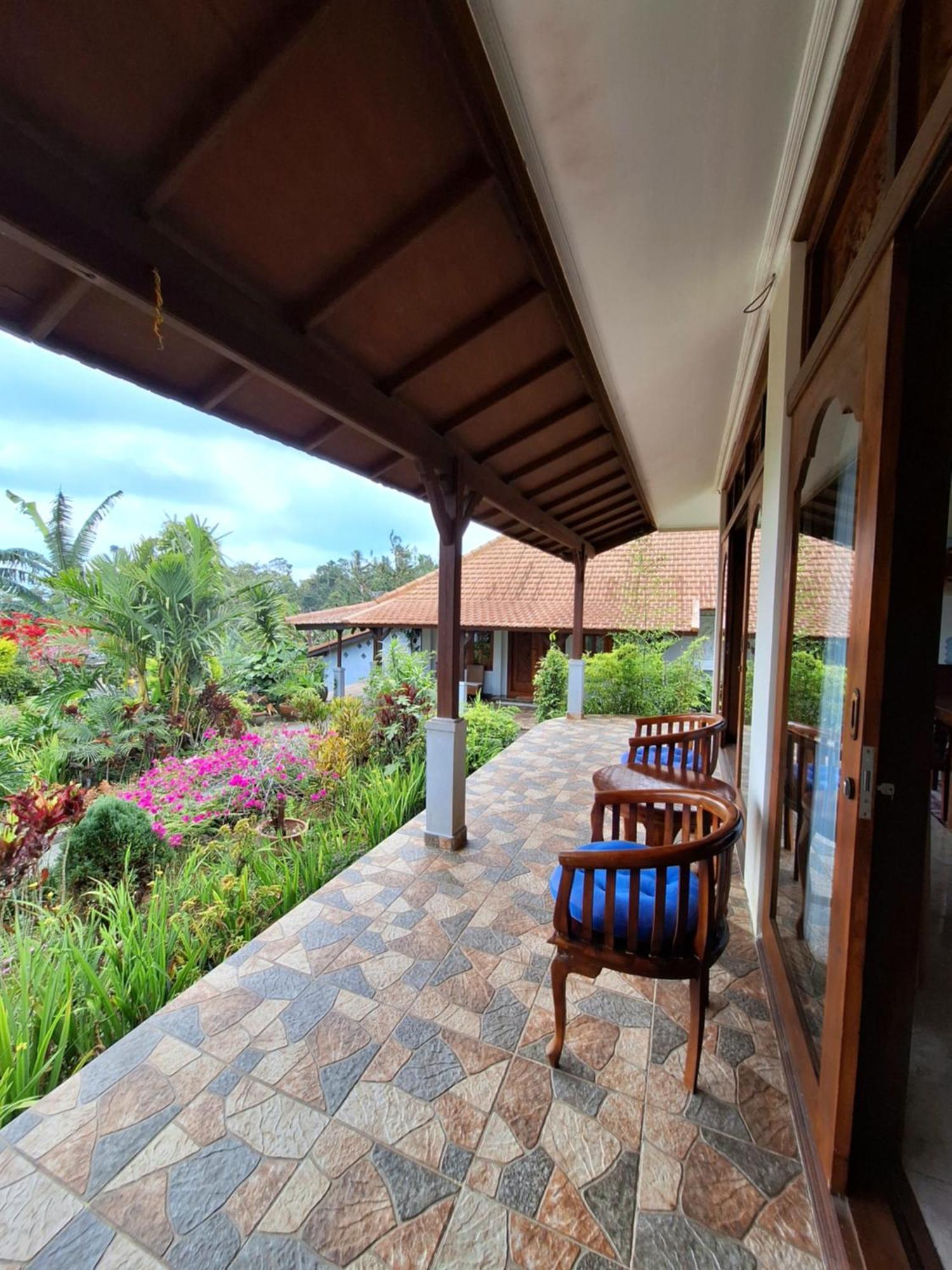 Manigelang Villa Munduk Habitación foto