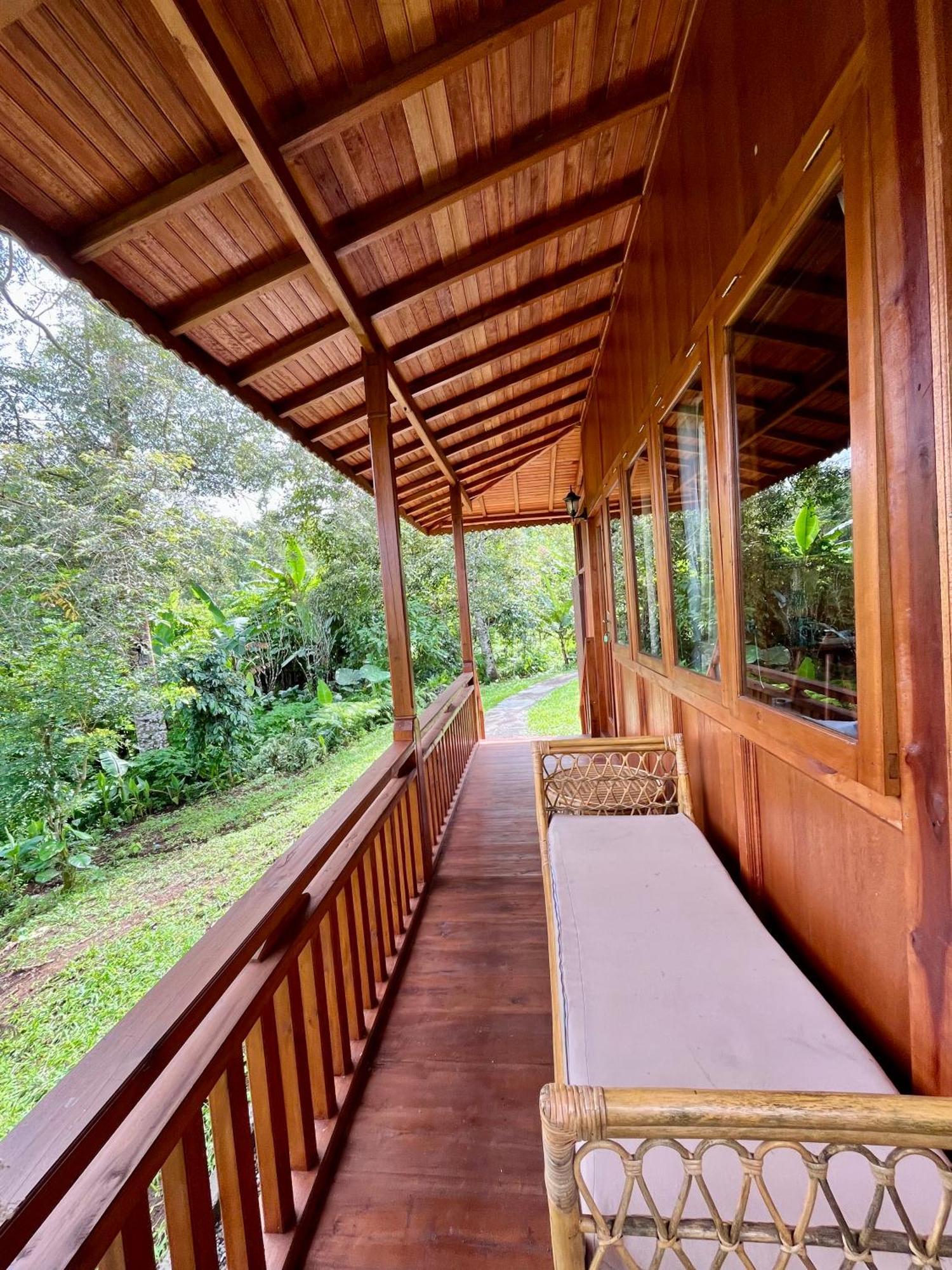 Manigelang Villa Munduk Habitación foto